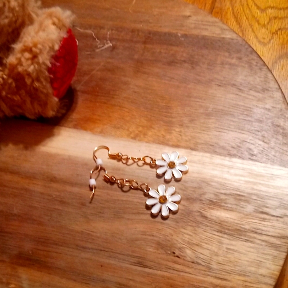 Cute Daisy Pierced Earrings